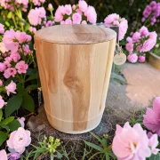 Holz Urne - Esche s09